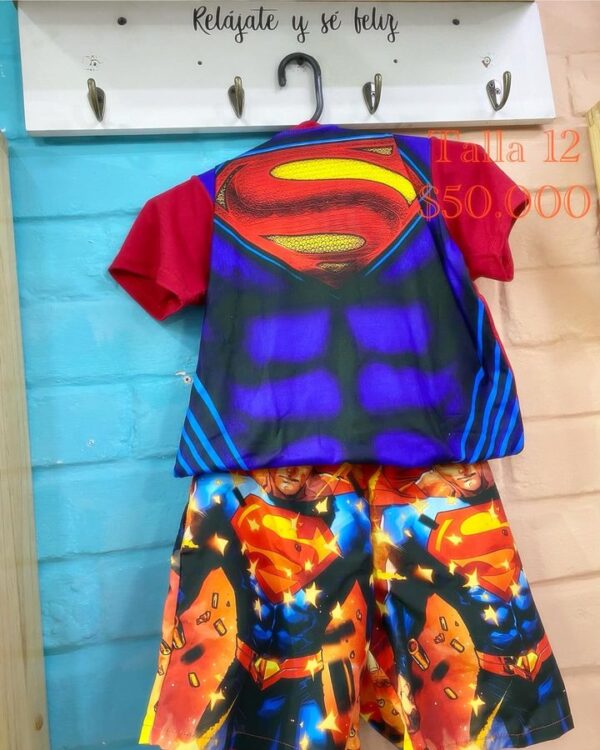 conjunto de camisa y pantaloneta de superman para niño