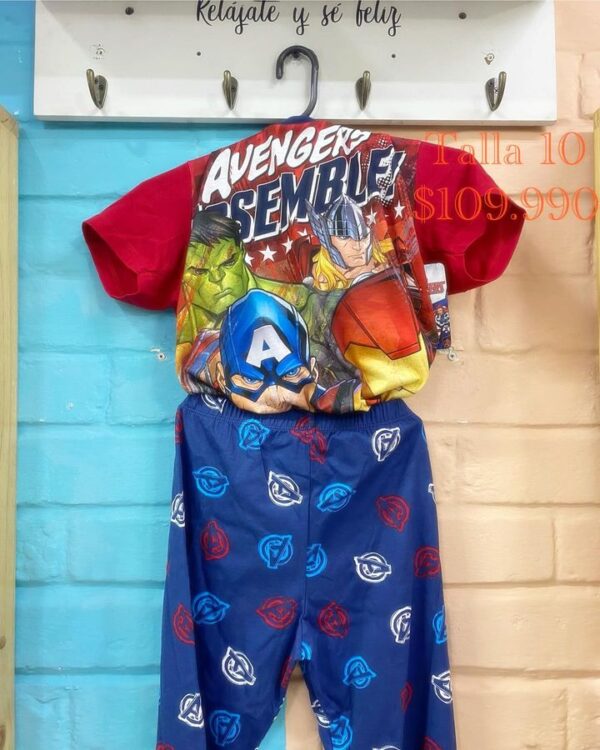 conjunto de camisa y pantaloneta de vengadores para niño