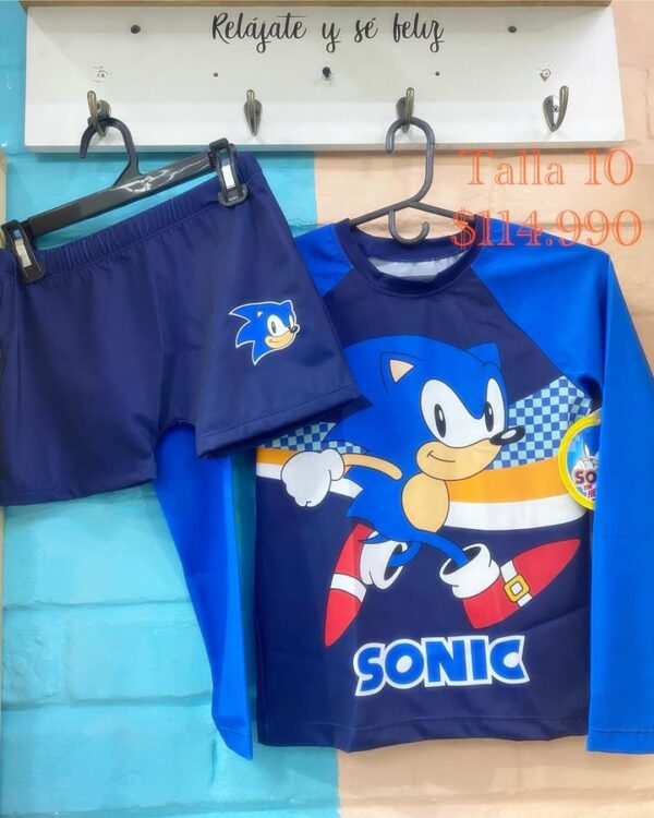 Conjunto de camisa y pantaloneta de sony